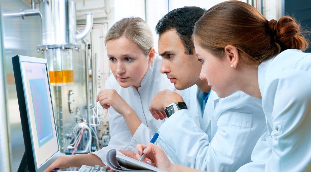 Mensen in lab bioplastics