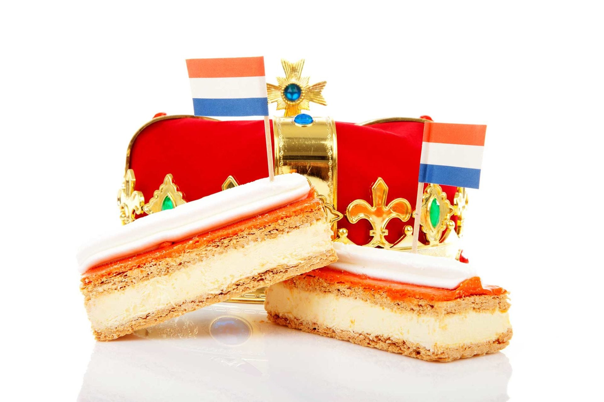 kroon en oranje tompouces
