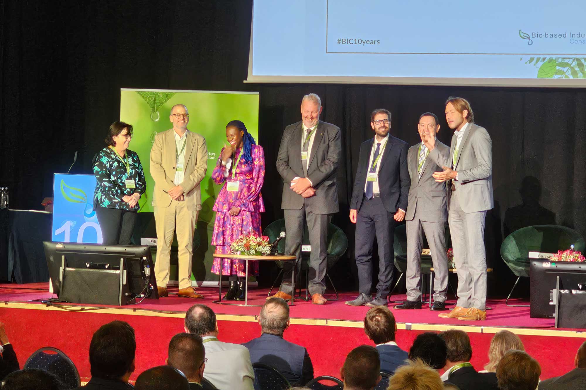 Het BIC team, vlnr. Patricia Vanderplasschen, Marco Rupp, Sophia De Smet, Dirk Carrez, Samule Ambrosetti, Nelo Emerencia, Rob Beekers.